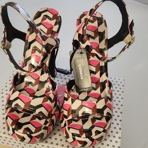 Express Women's Pink and Brown Geometric Platform Sandals